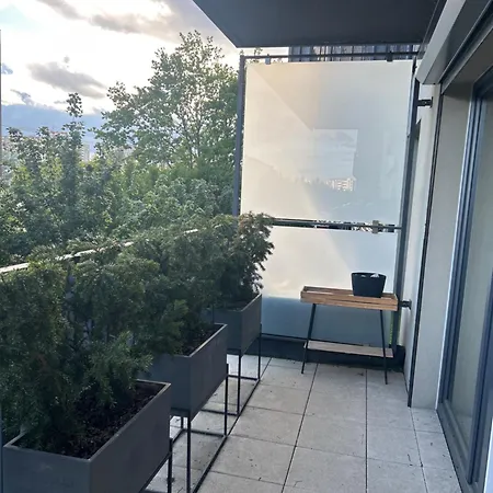 Modern 3 Bedroom Posnania, Sowia 1st, Malta Poznań
