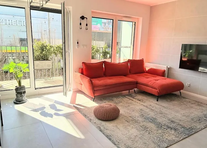 Modern 3 Bedroom Posnania, Sowia 1st, Malta Poznań